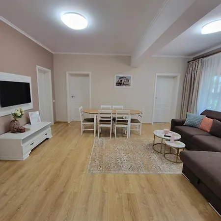 Arya Vacation House *